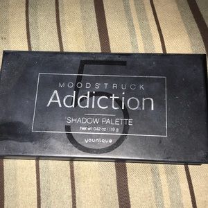 Younique Addiction Palette 5